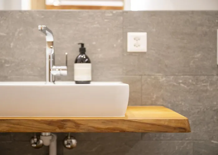 Chasa Capricorn Sent