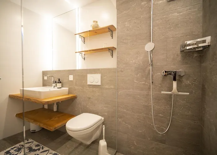 Chasa Capricorn Sent