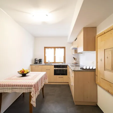 Chasa Capricorn Sent