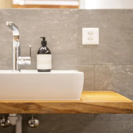 Chasa Capricorn Sent