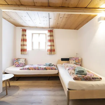 Chasa Capricorn Sent